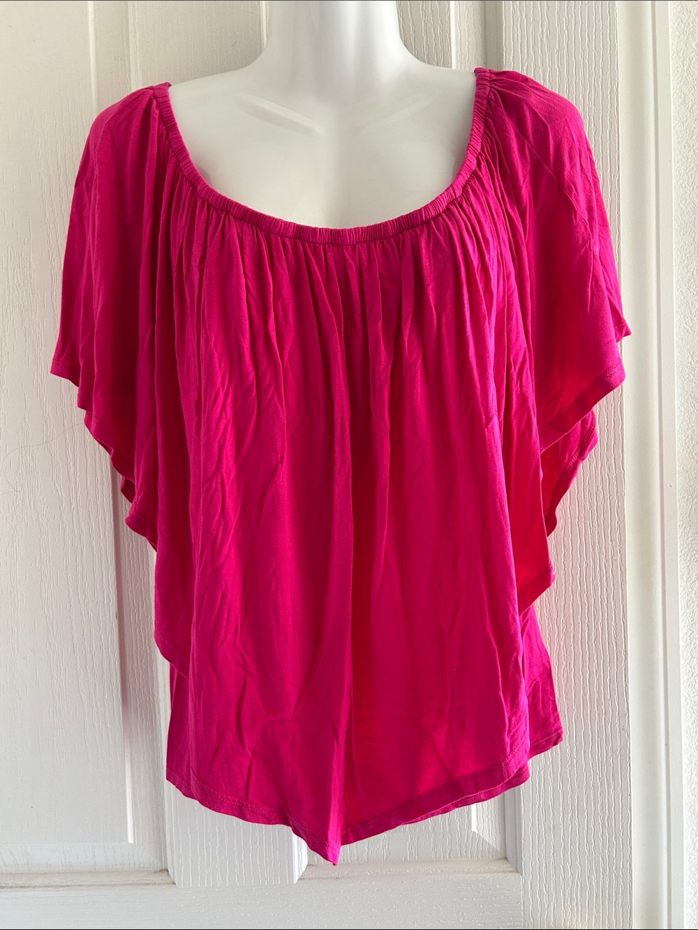 Boston Proper Vibrant Pink Scoop Neck Flutter Sleeve Blouse